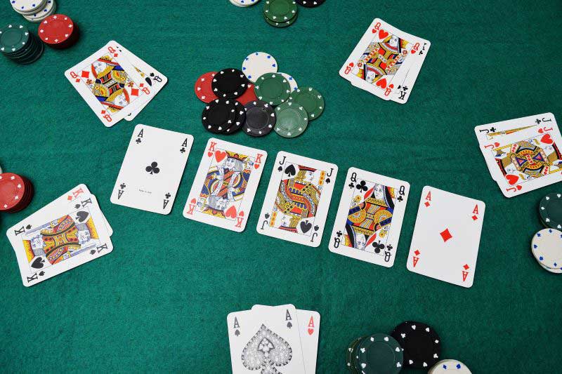 Kinh nghiệm đánh Poker và bí quyết thắng Poker hiệu quả